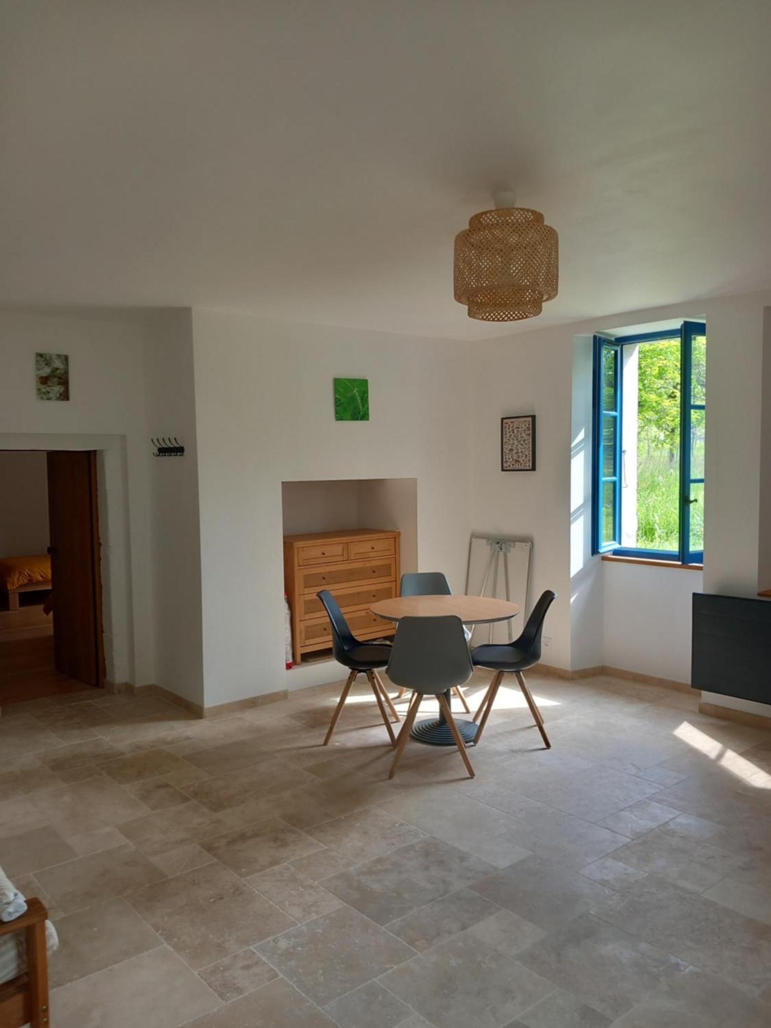 Allemans La Montagne Sud B&B 외부 사진